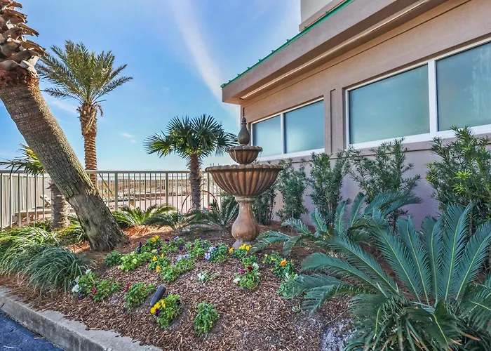 Royal Palms 606